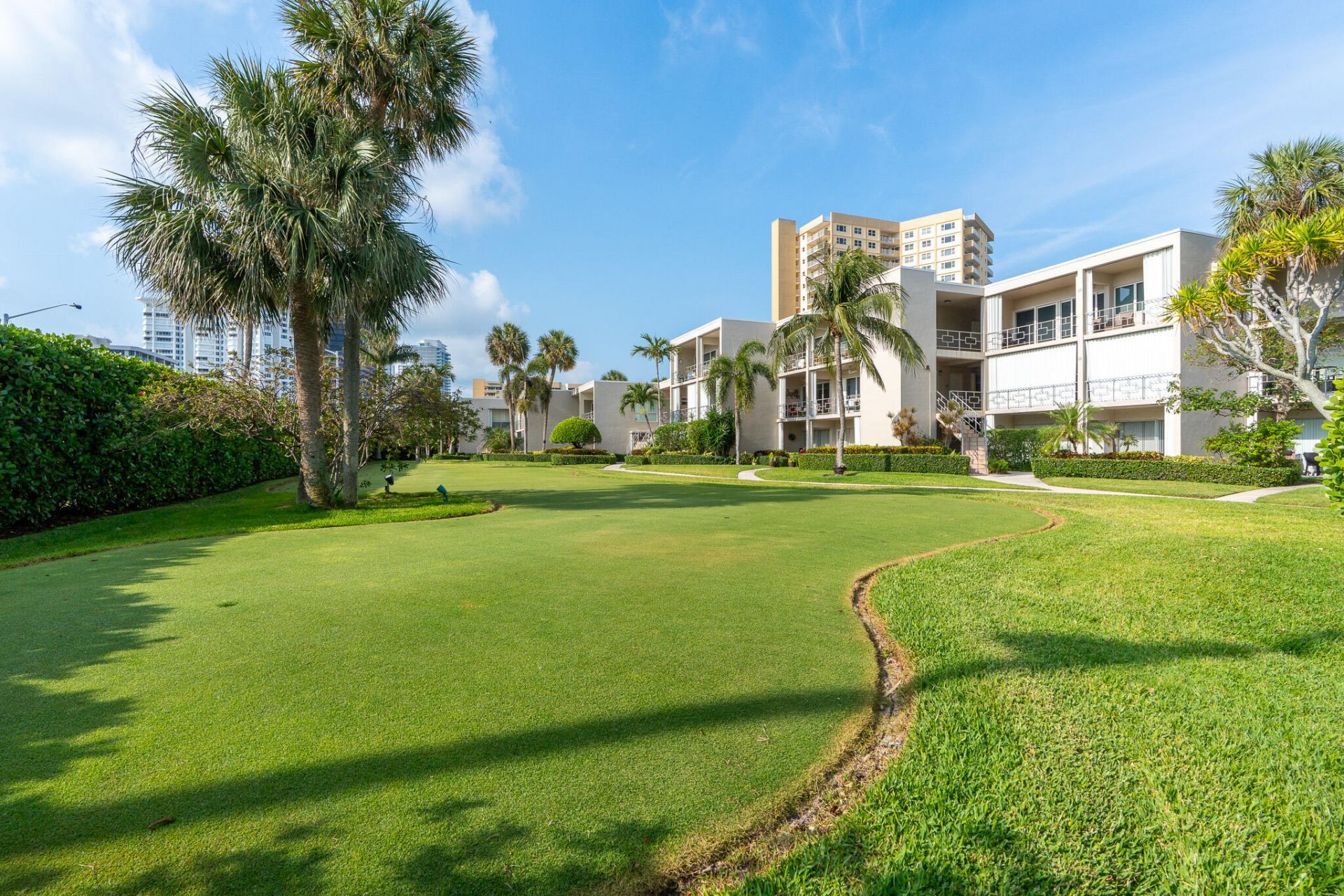 3211 SE 11th Street, Unit 3e, Pompano Beach, FL 33062 Photo