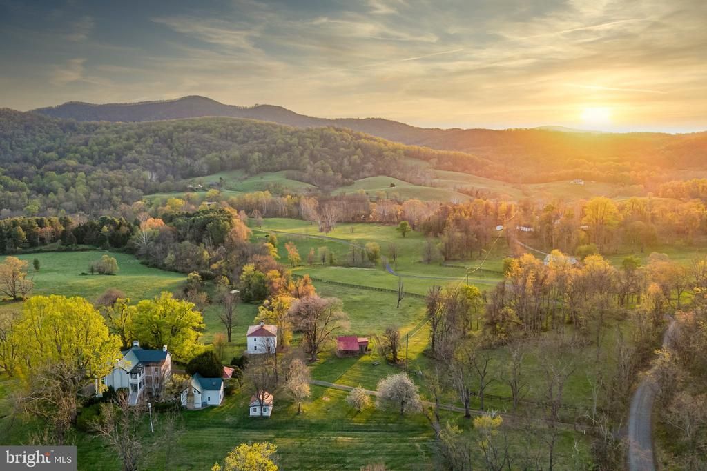 12087 Moss Hollow Road, Markham, VA 22643 Main Photo