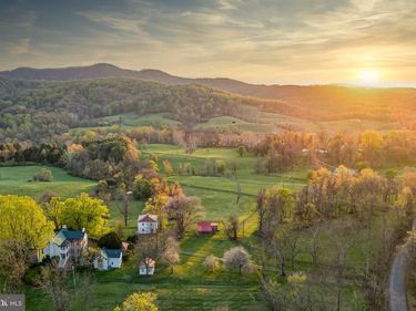 12087 MOSS HOLLOW ROAD, MARKHAM, VA 22643