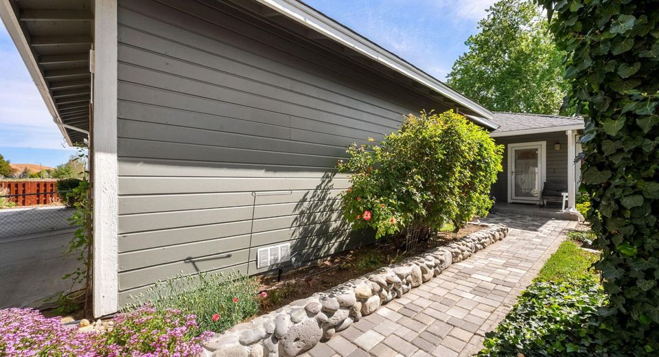 1360 Del Rosa Way, Sparks, NV 89434 Photo