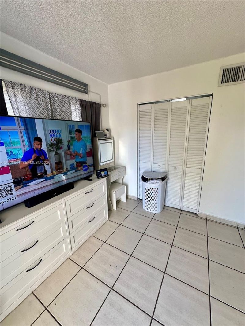 1340 Lincoln Rd , Unit 400, Miami Beach, FL 33139 Photo