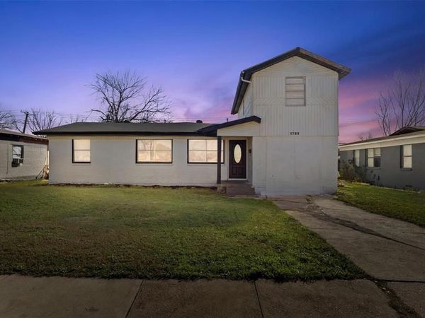 1722 Hillcrest Street, Mesquite, TX 75149