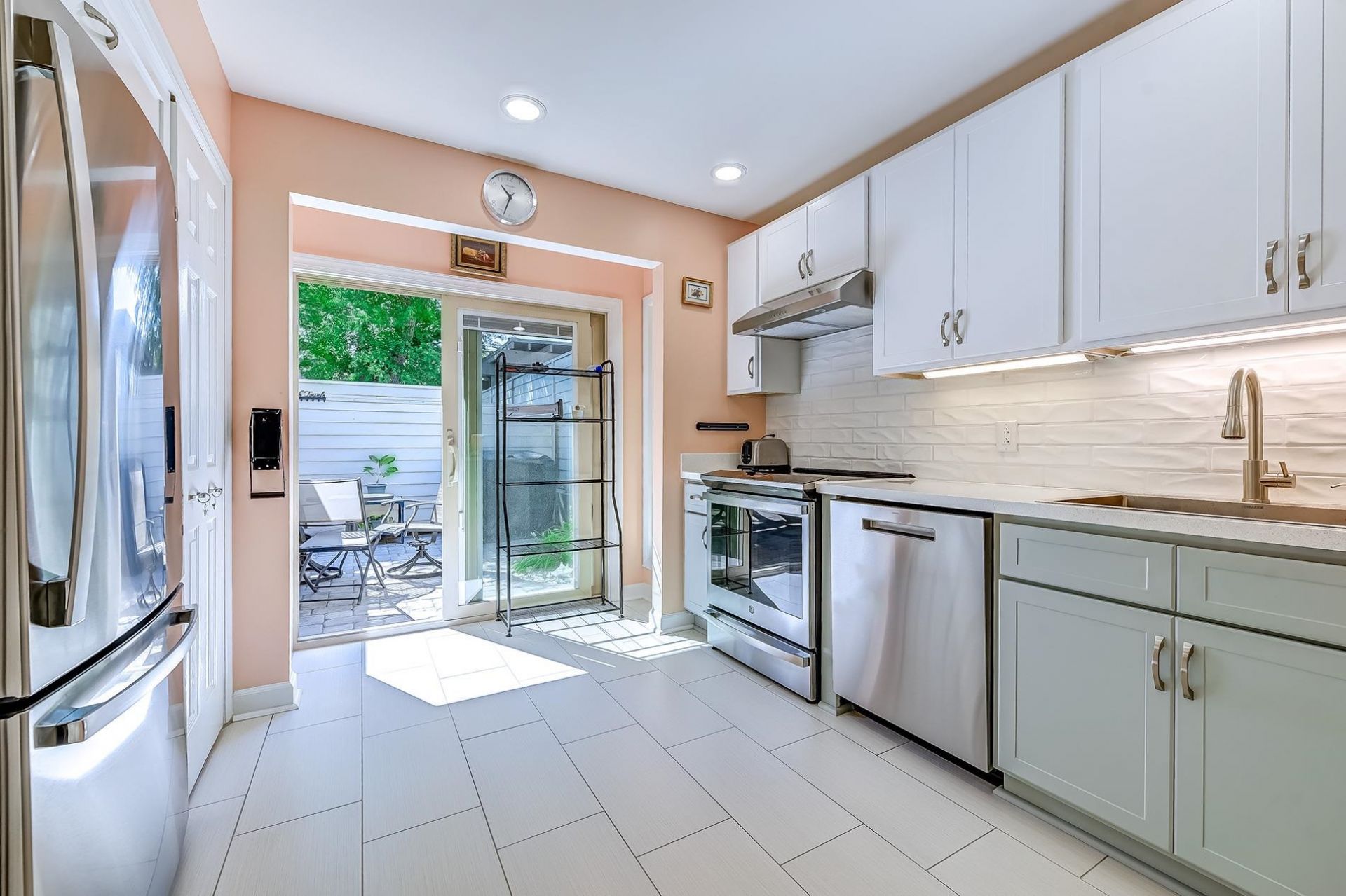 460 Ocean Creek Dr.  Photo 8