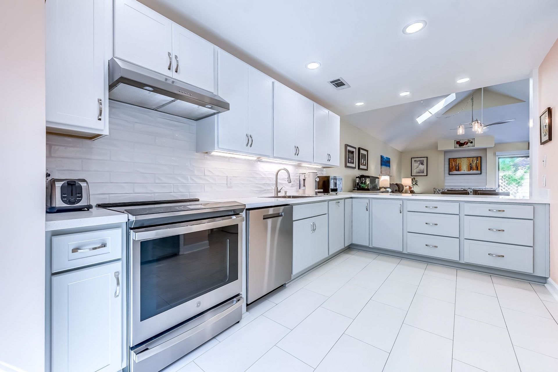 460 Ocean Creek Dr.  Photo 9