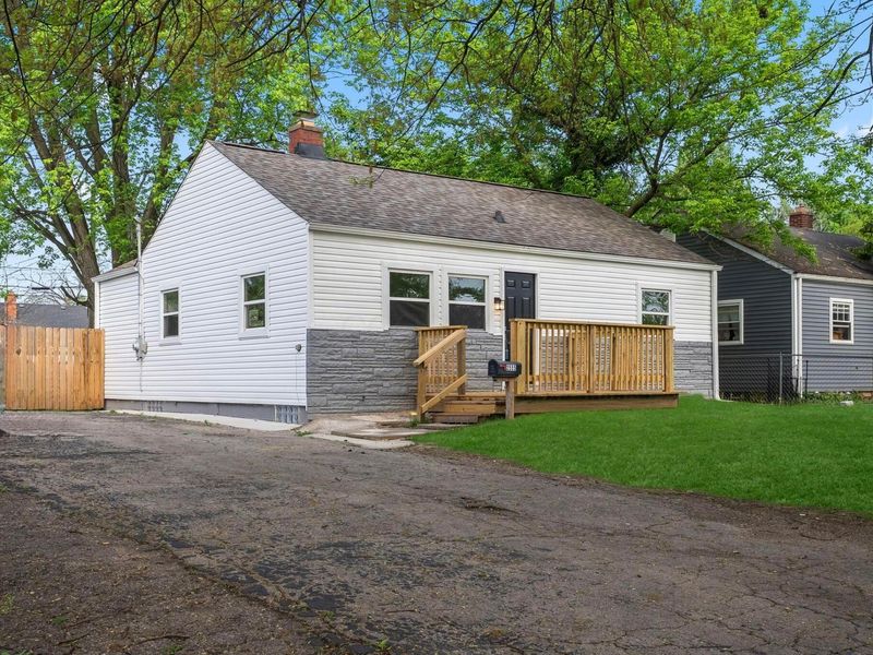2555 Howey Road, Columbus, OH 43211 Photo 2