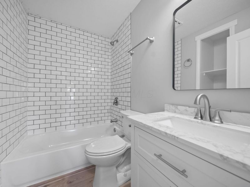 2555 Howey Road, Columbus, OH 43211 Photo 22