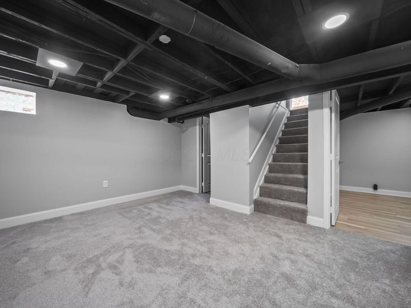 2555 Howey Road, Columbus, OH 43211 Photo 23