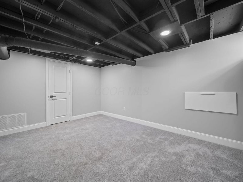 2555 Howey Road, Columbus, OH 43211 Photo 25