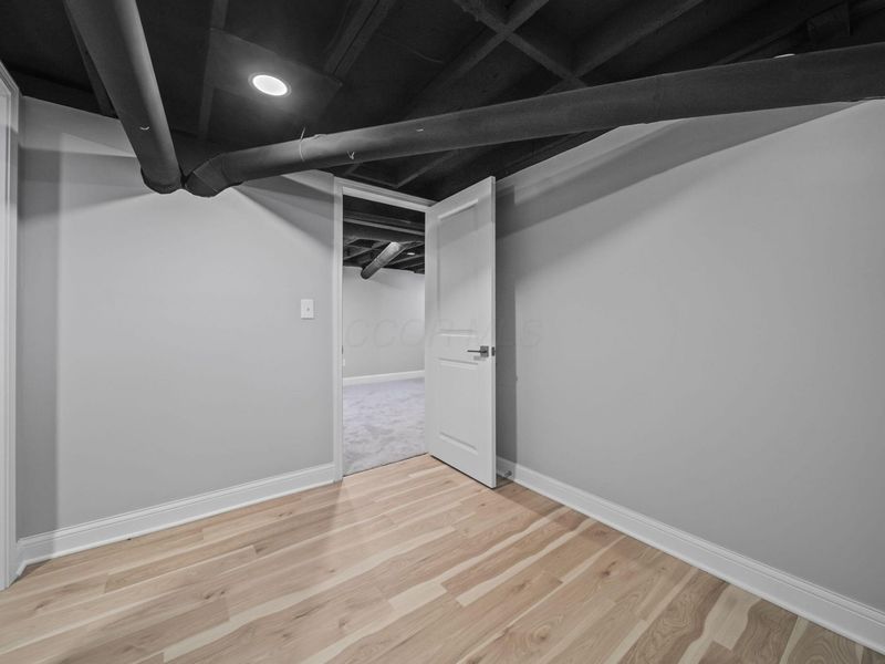 2555 Howey Road, Columbus, OH 43211 Photo 28
