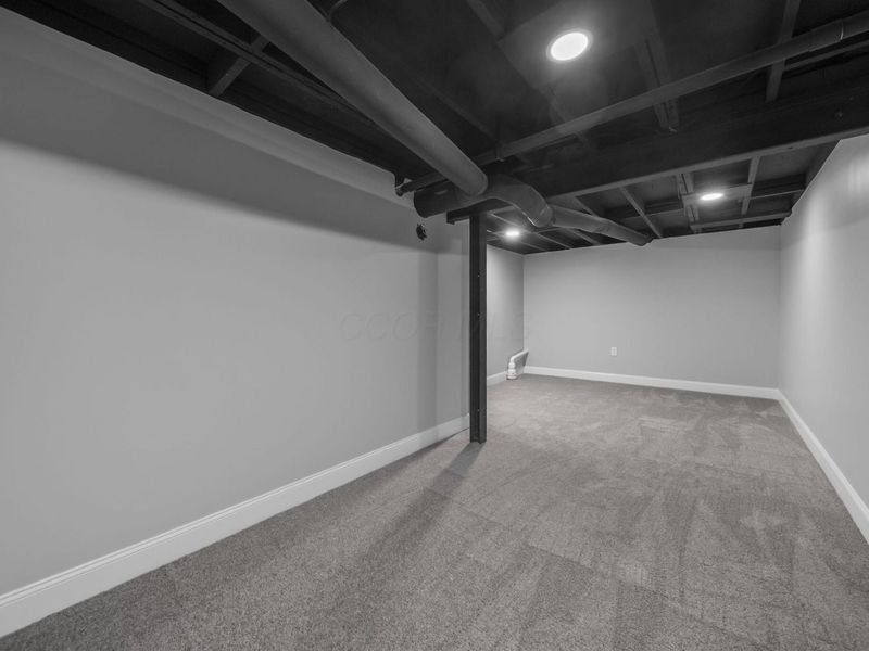 2555 Howey Road, Columbus, OH 43211 Photo 30