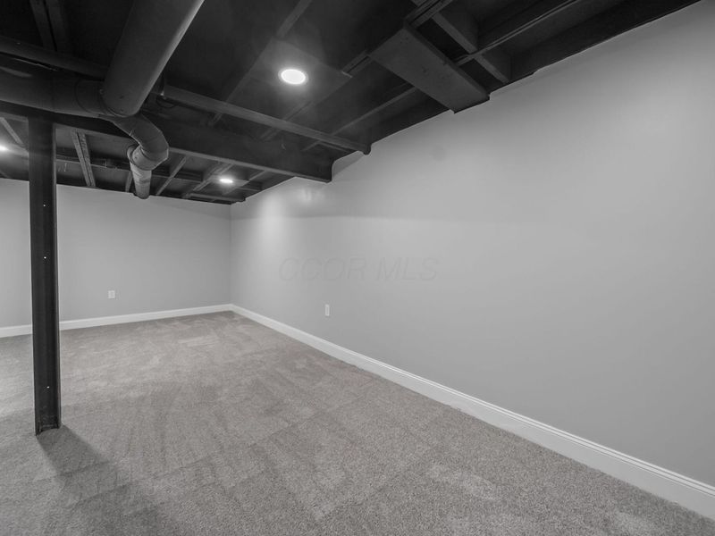 2555 Howey Road, Columbus, OH 43211 Photo 31