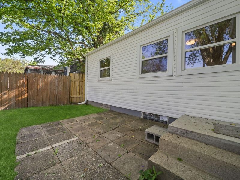2555 Howey Road, Columbus, OH 43211 Photo 37