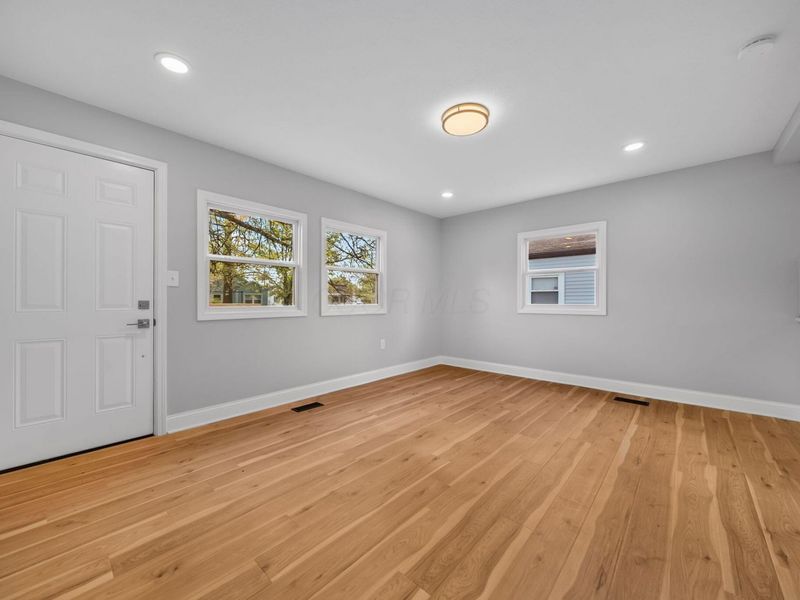 2555 Howey Road, Columbus, OH 43211 Photo 4