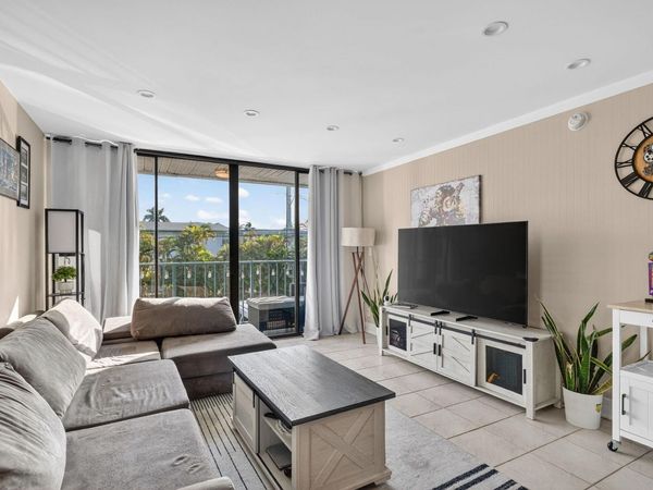 1531 SE 15th Street, Unit 6, Fort Lauderdale, FL 33316