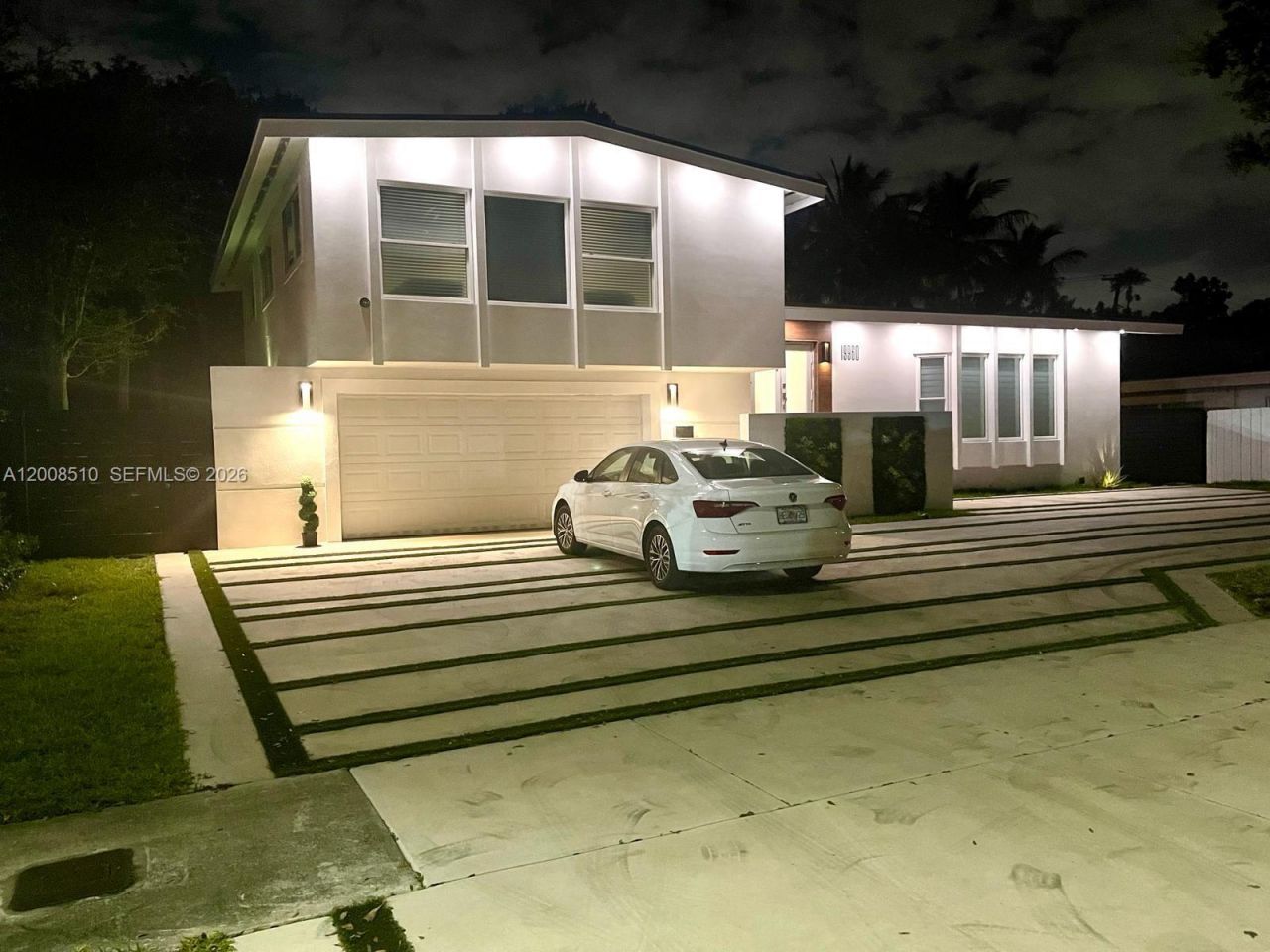 19960 Highland Lakes Blvd, Miami, FL 33179 Photo