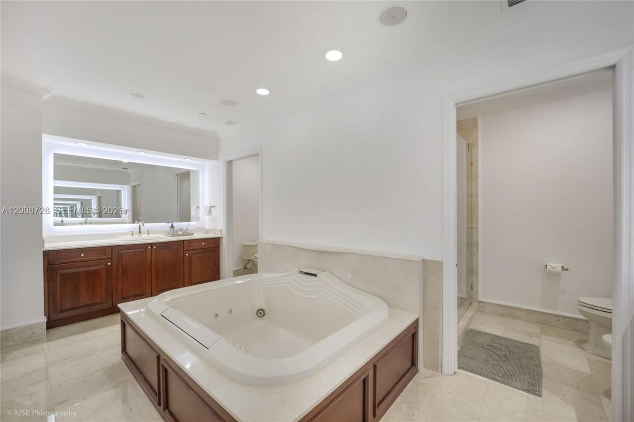 3400 SW 27th Ave, Unit 2202, Miami, FL 33133 Photo
