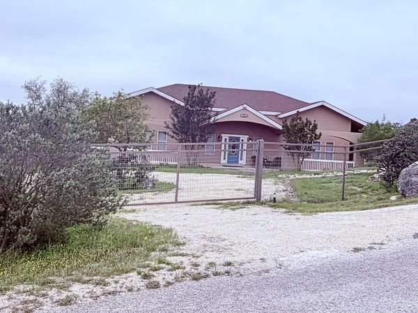 180 County Road 2750, Mico, TX 78056