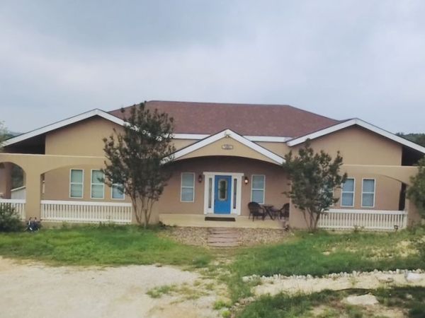 180 County Road 2750, Mico, TX 78056