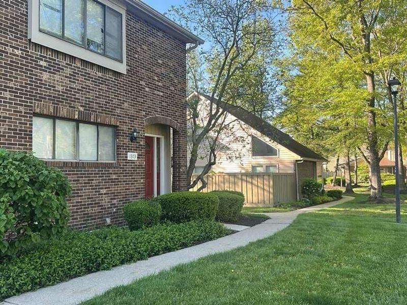 1373 S Waggoner Road, Unit 6-6, Reynoldsburg, OH 43068 Photo 2