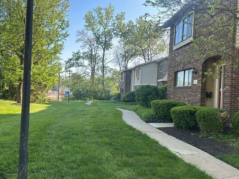 1373 S Waggoner Road, Unit 6-6, Reynoldsburg, OH 43068 Photo 3
