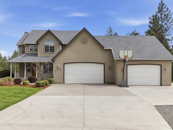 8320 N Haye Ln, Newman Lake, WA 99025