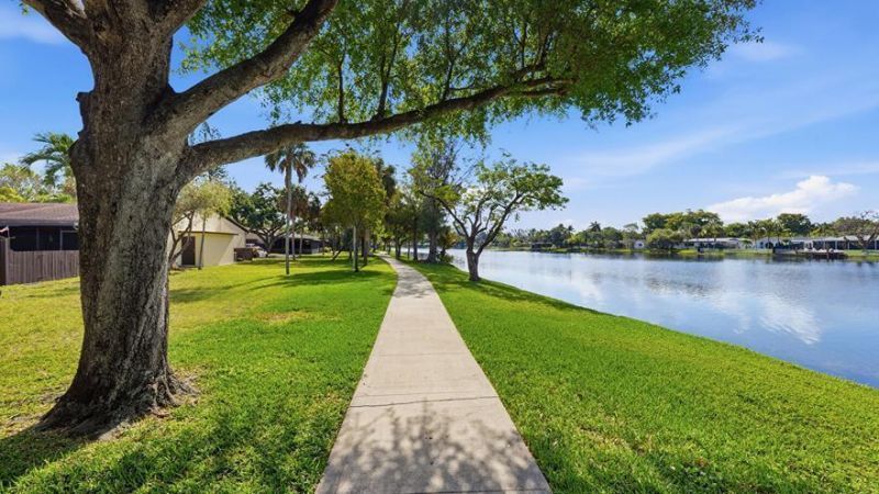 2260 Plum Court, Pembroke Pines, FL 33026 Photo