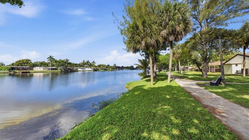 2260 Plum Court, Pembroke Pines, FL 33026 Photo
