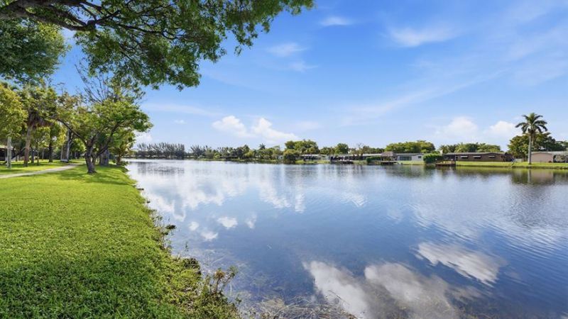 2260 Plum Court, Pembroke Pines, FL 33026 Photo
