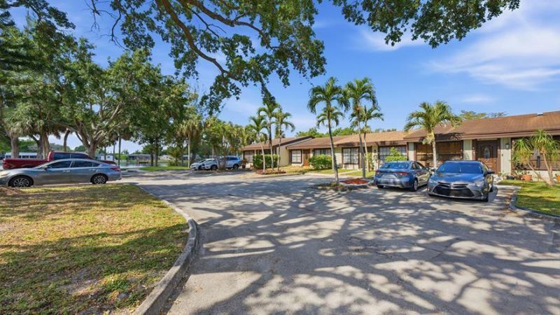 2260 Plum Court, Pembroke Pines, FL 33026 Photo