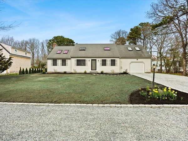 67 Whippoorwill Cir, Mashpee, MA 02649