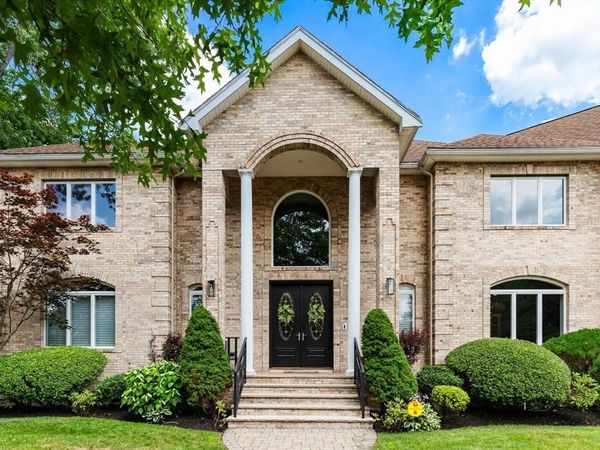 7 Freeman St, Lynnfield, MA 01940