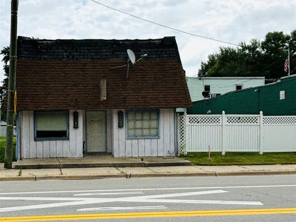 3136 Main Street , Emmett Vlg, MI 48022