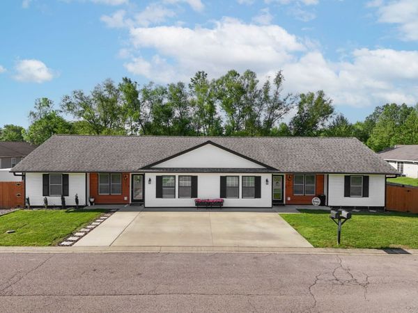 211 Wild Rose Lane , Marion, IL 62959