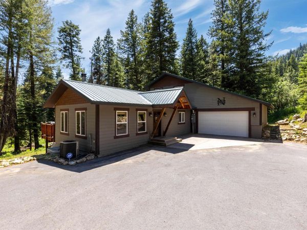 1 Miller Ln, Cascade, ID 83611