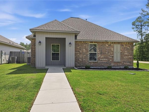 73071 STILL HOLLOW Drive , Covington, LA 70433