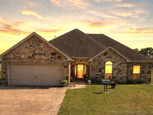 2004 E Trailwood Street , Stigler, OK 74462