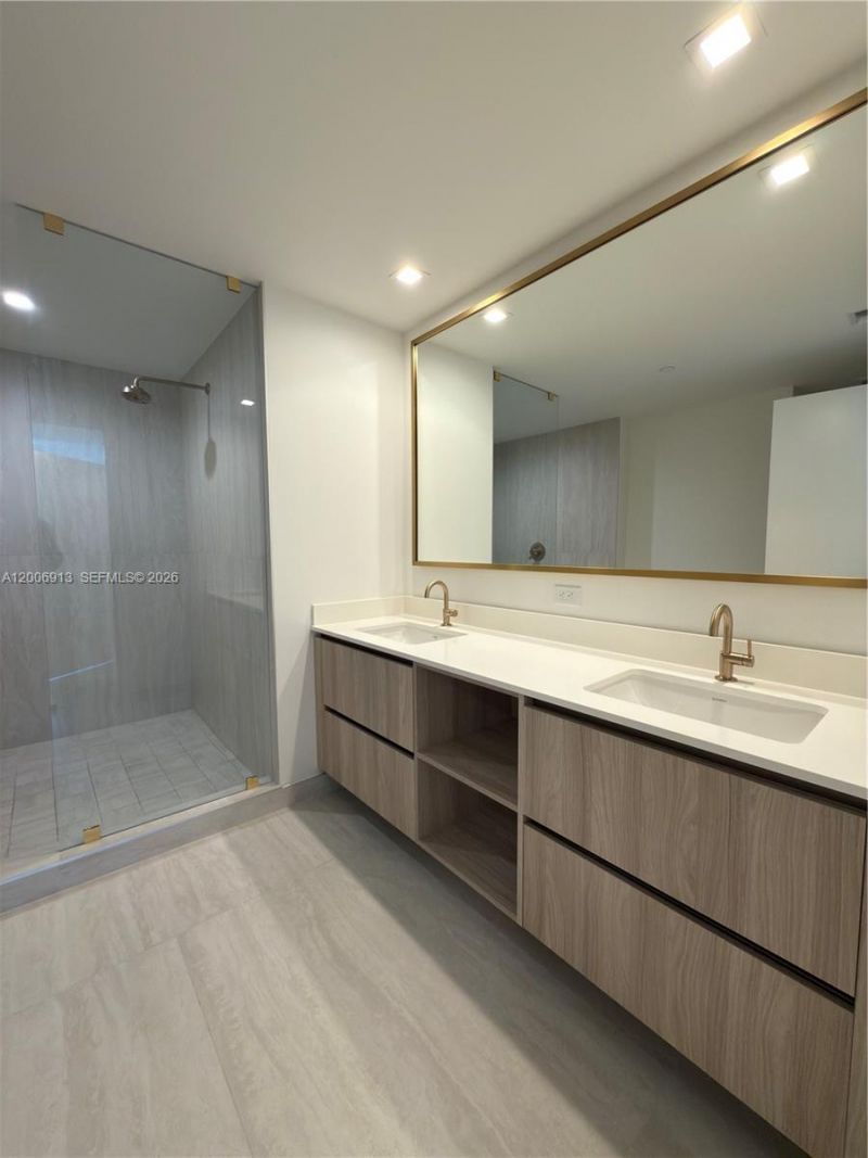 77 SE 5th St, Unit 1602, Miami, FL 33131 Photo