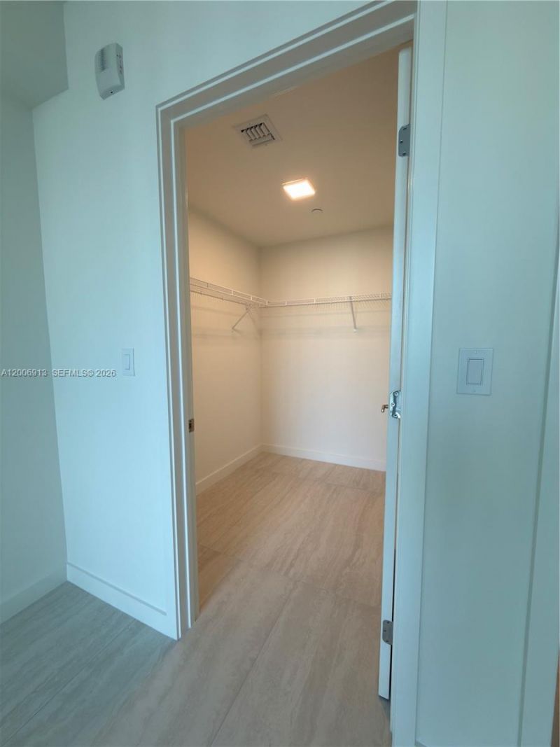 77 SE 5th St, Unit 1602, Miami, FL 33131 Photo