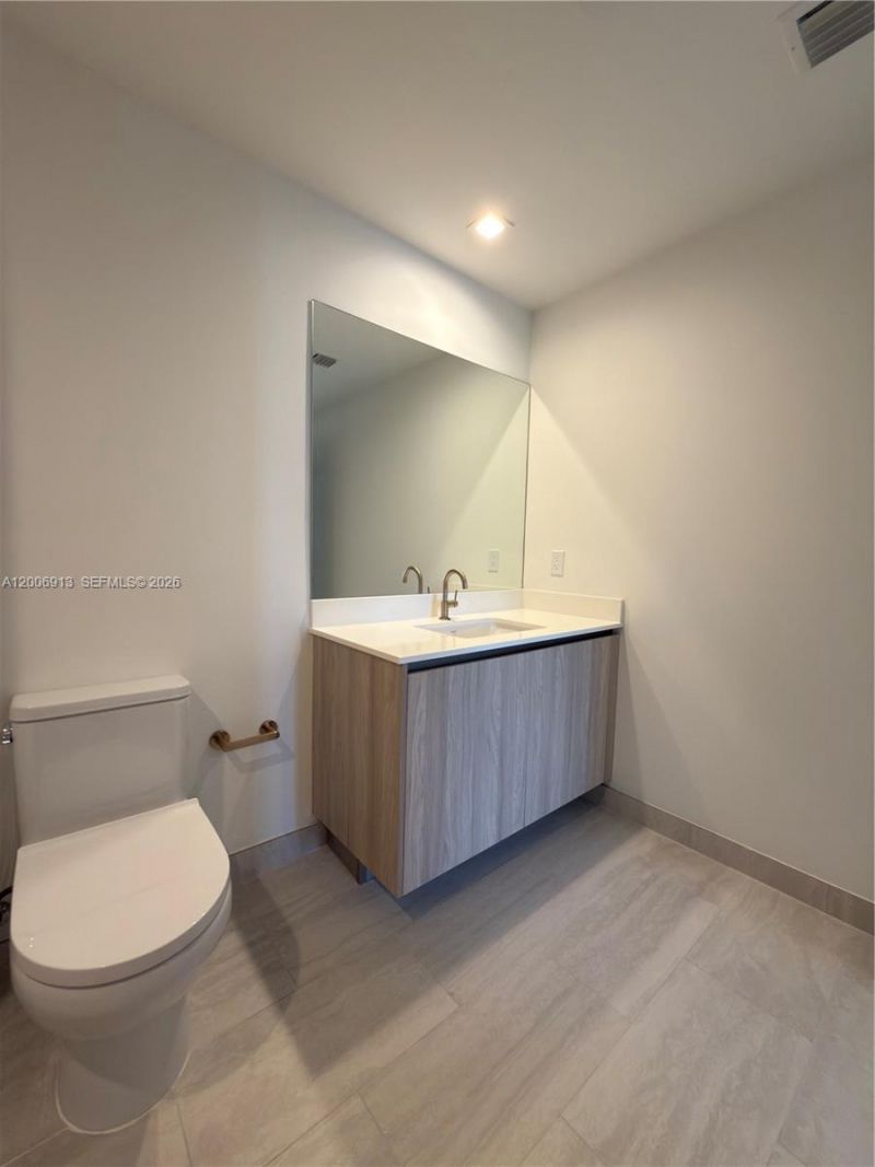 77 SE 5th St, Unit 1602, Miami, FL 33131 Photo