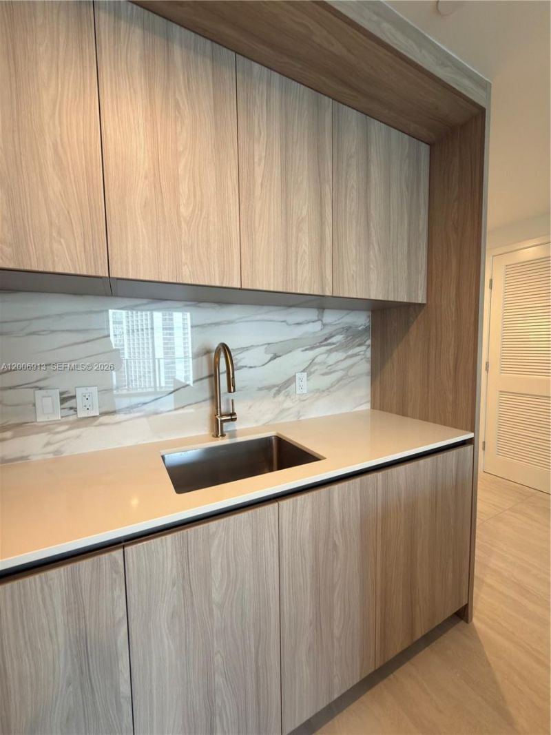 77 SE 5th St, Unit 1602, Miami, FL 33131 Photo