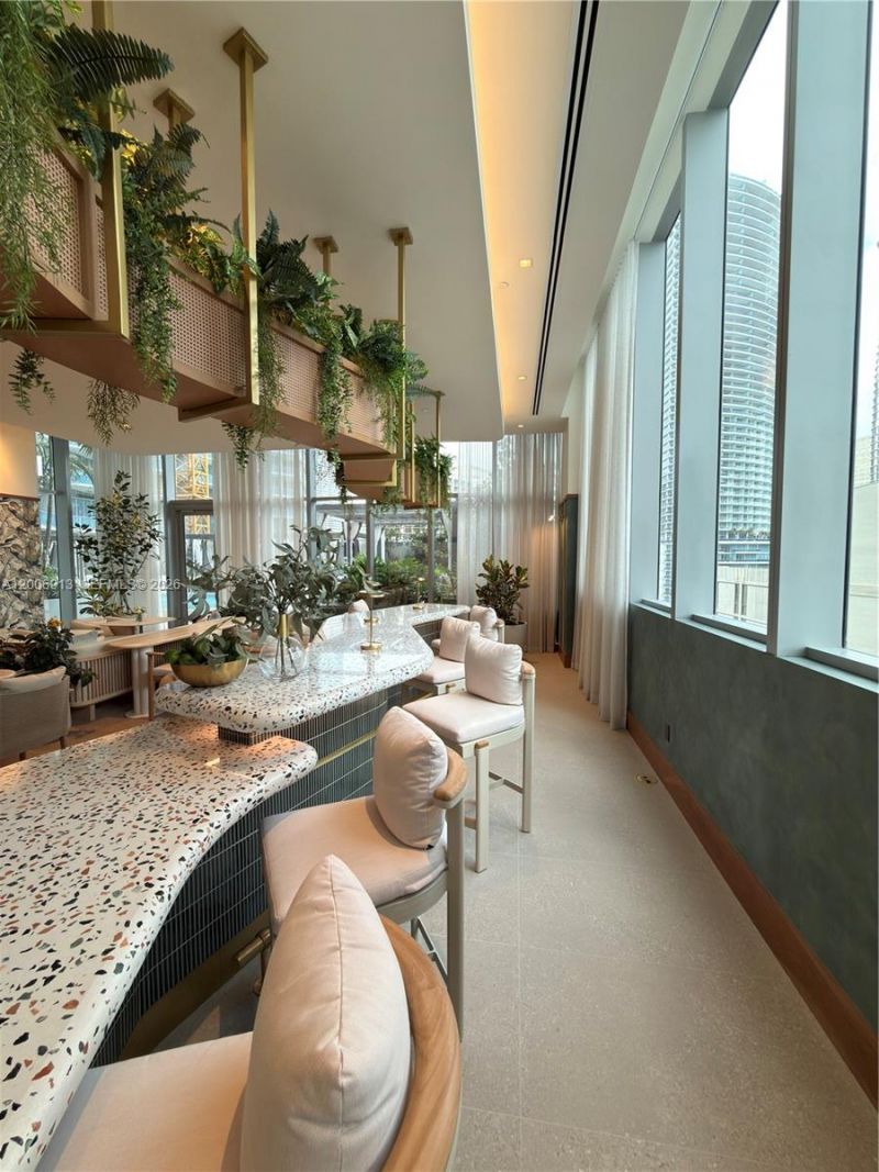 77 SE 5th St, Unit 1602, Miami, FL 33131 Photo