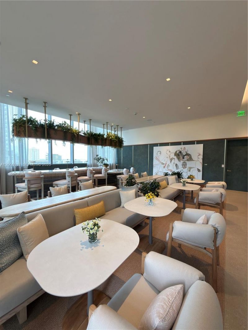 77 SE 5th St, Unit 1602, Miami, FL 33131 Photo