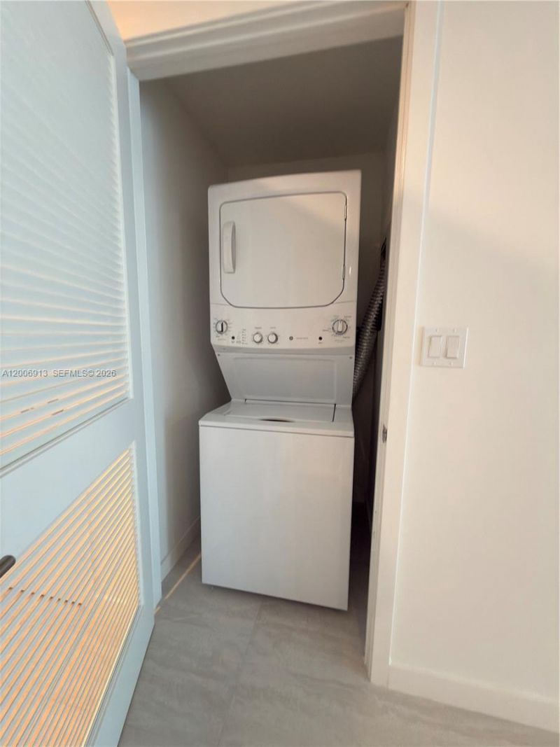 77 SE 5th St, Unit 1602, Miami, FL 33131 Photo