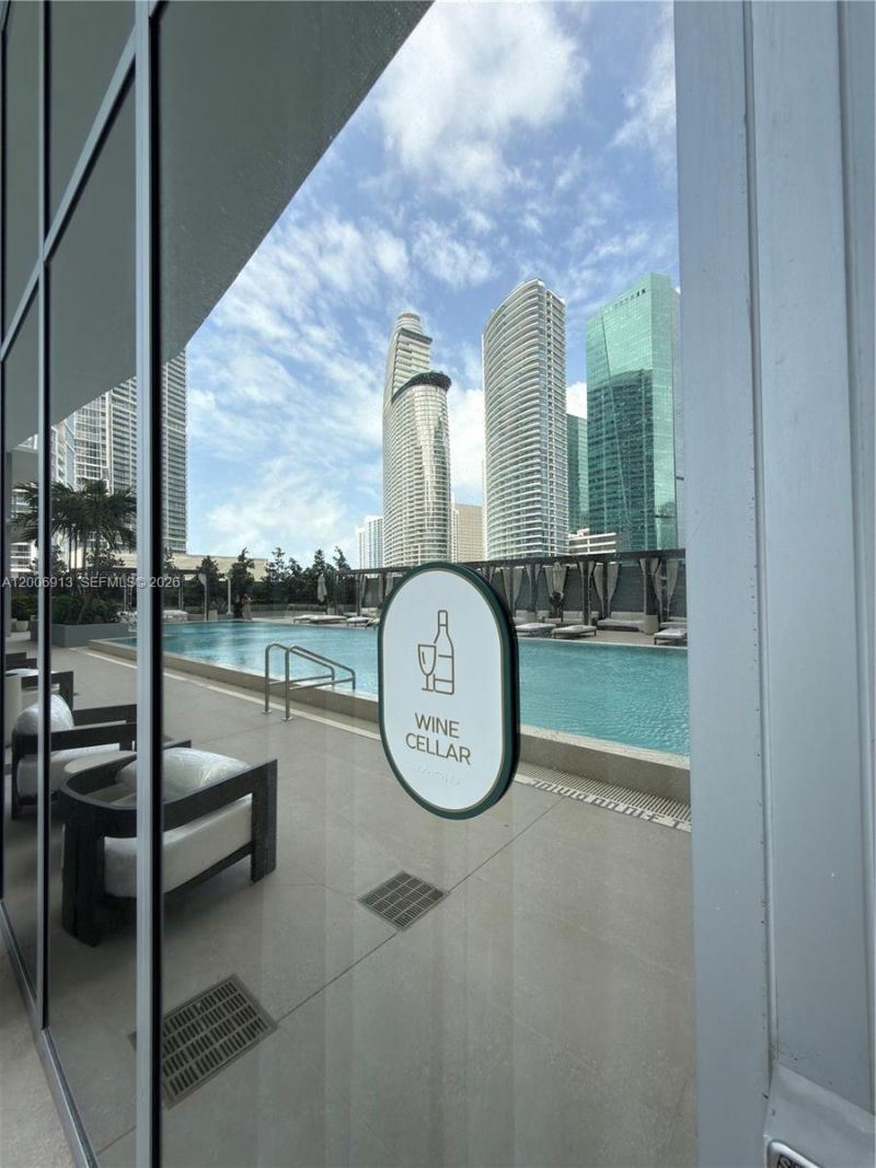 77 SE 5th St, Unit 1602, Miami, FL 33131 Photo