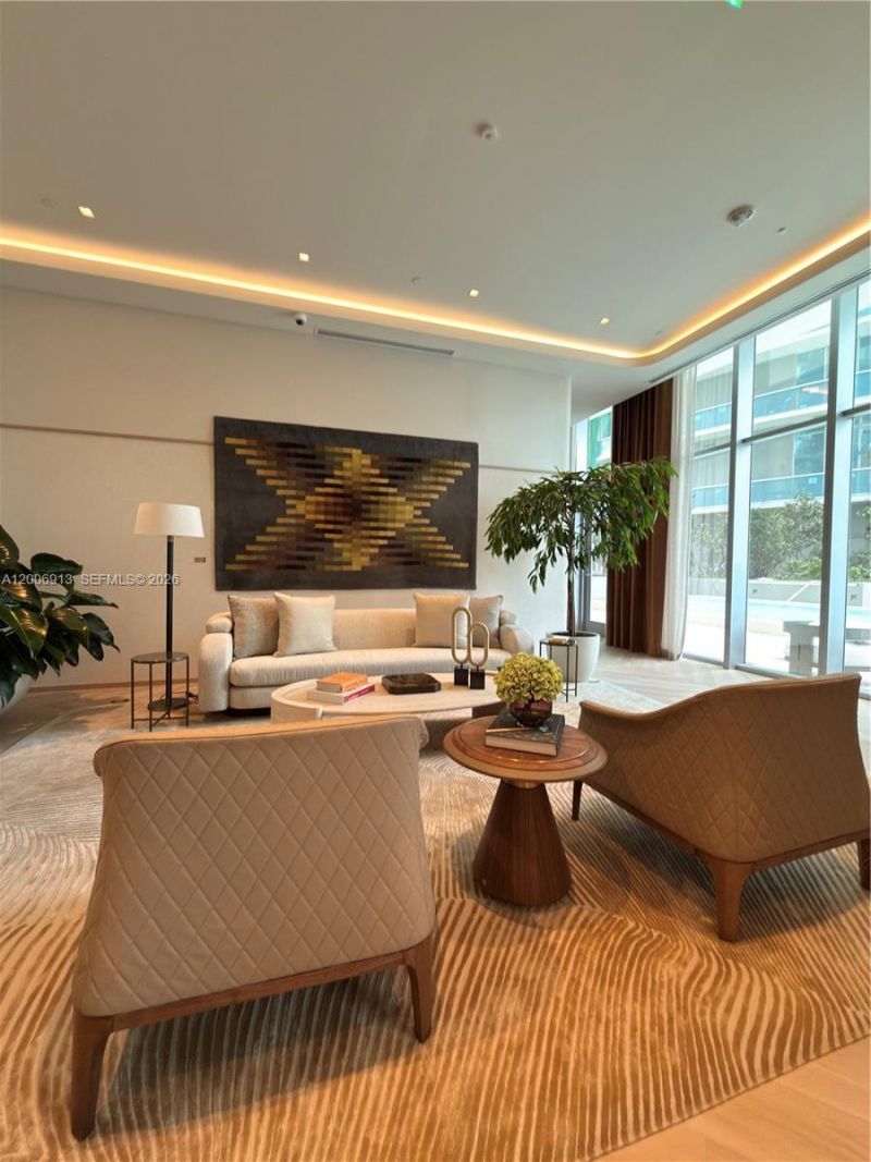 77 SE 5th St, Unit 1602, Miami, FL 33131 Photo