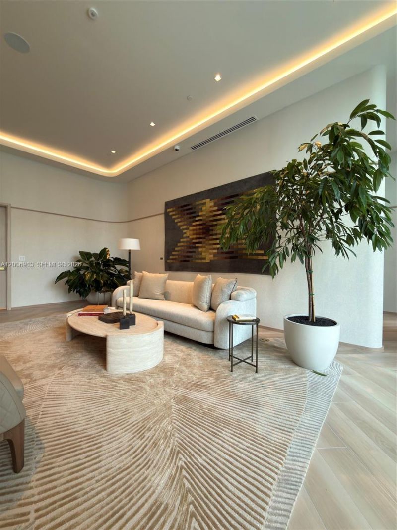 77 SE 5th St, Unit 1602, Miami, FL 33131 Photo