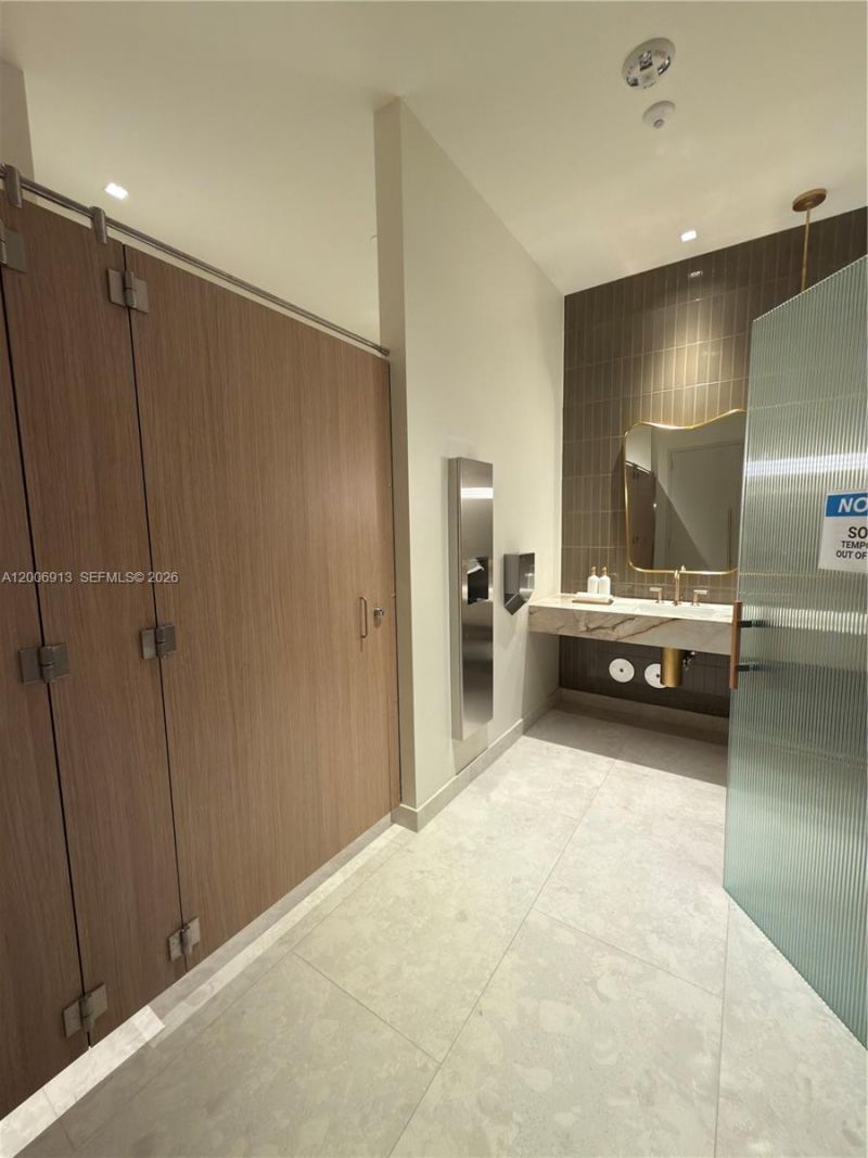 77 SE 5th St, Unit 1602, Miami, FL 33131 Photo