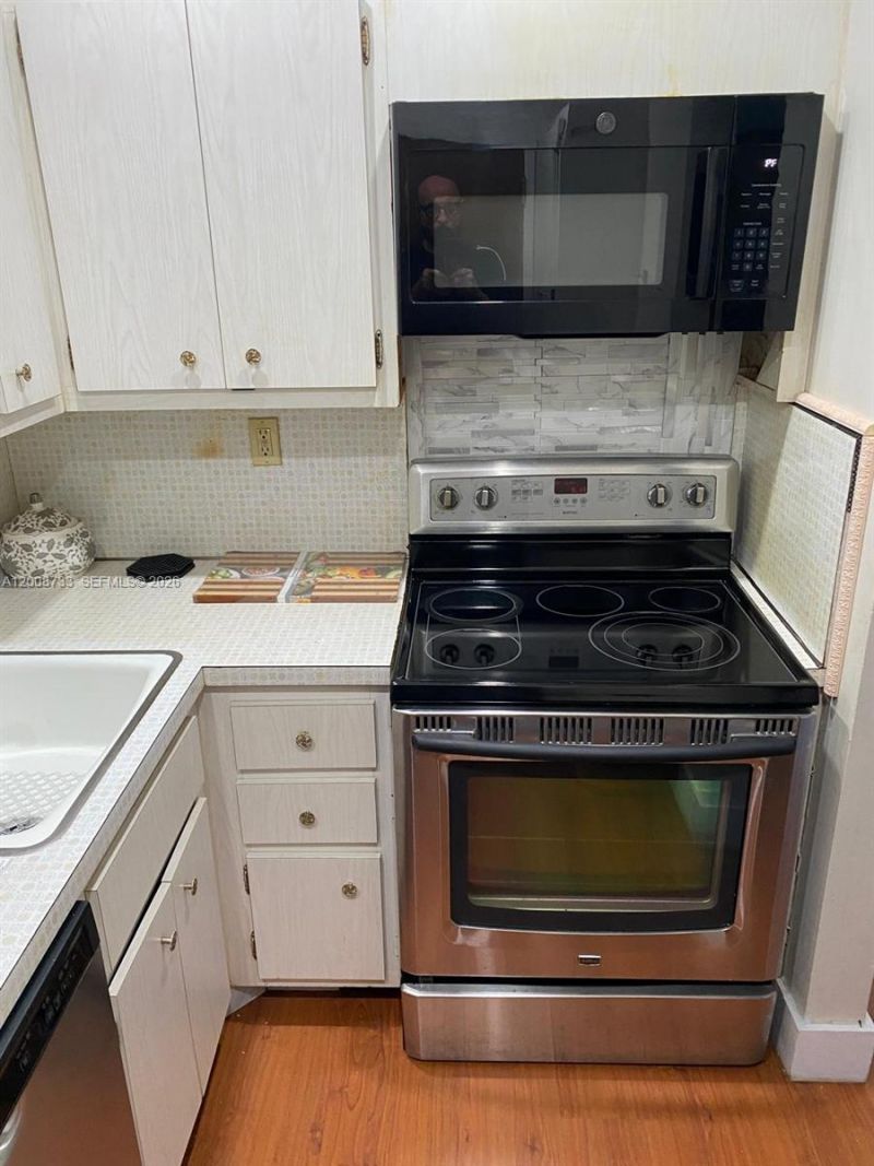 2899 Collins Ave, Unit 1746, Miami Beach, FL 33140 Photo