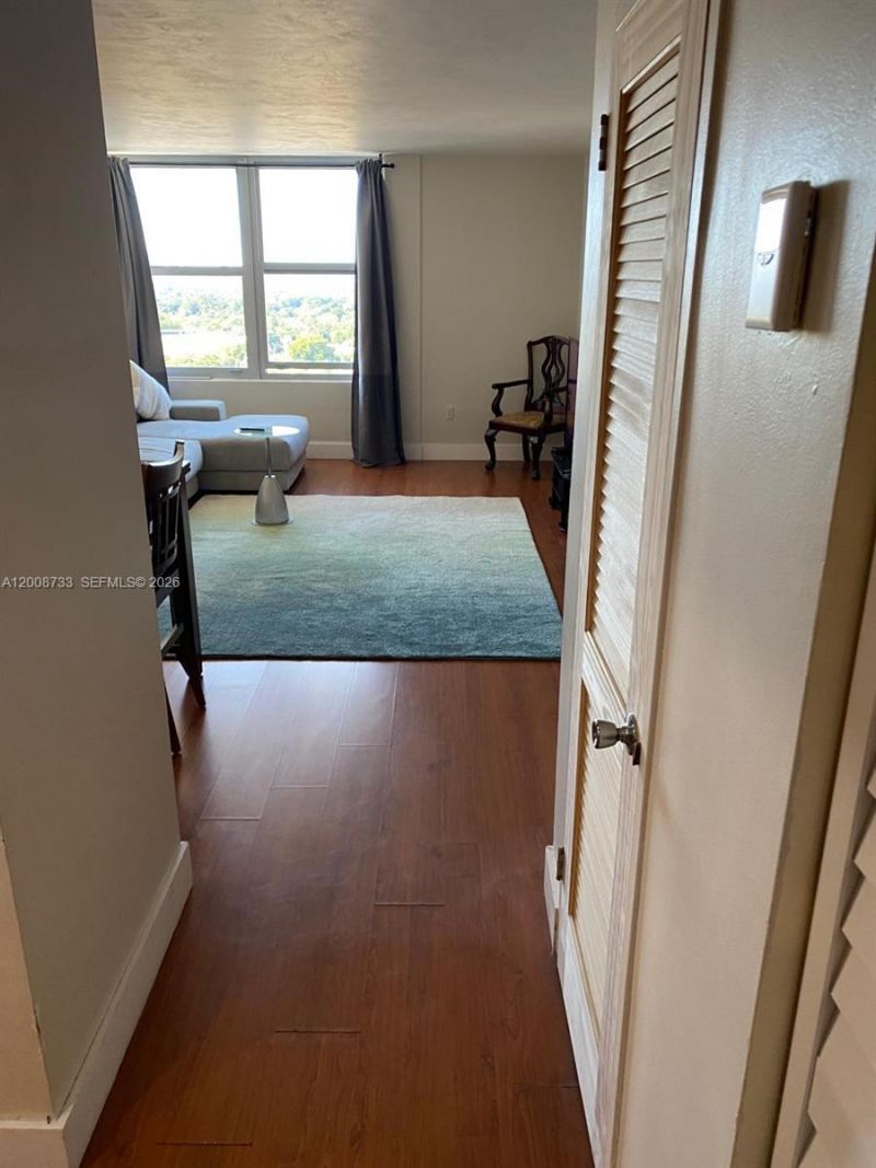 2899 Collins Ave, Unit 1746, Miami Beach, FL 33140 Photo