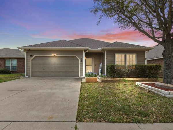 12421 Hunters Mill Trail, Fort Worth, TX 76028